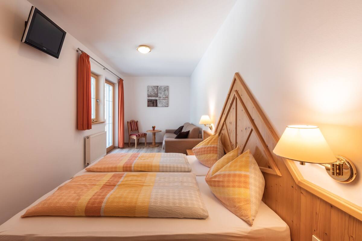 Superior Double Room, Balcony | Desk, blackout curtains, soundproofing, free WiFi