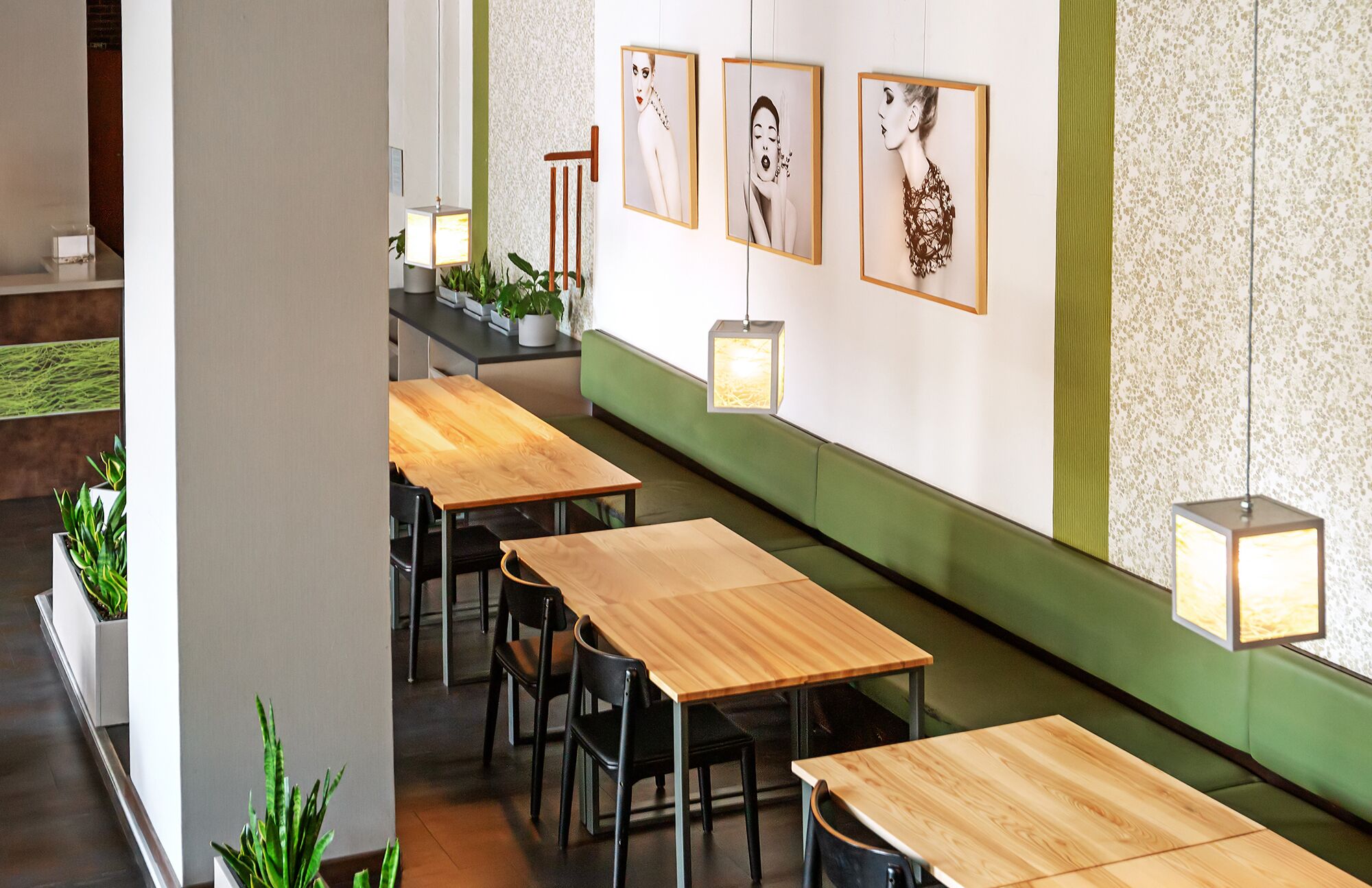 breakfast, lunch, dinner served; al fresco dining