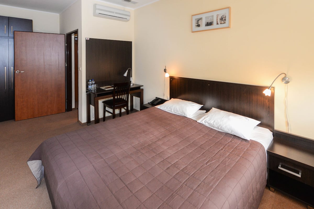 Standard Apartment | In-room safe, desk, iron/ironing board, rollaway beds