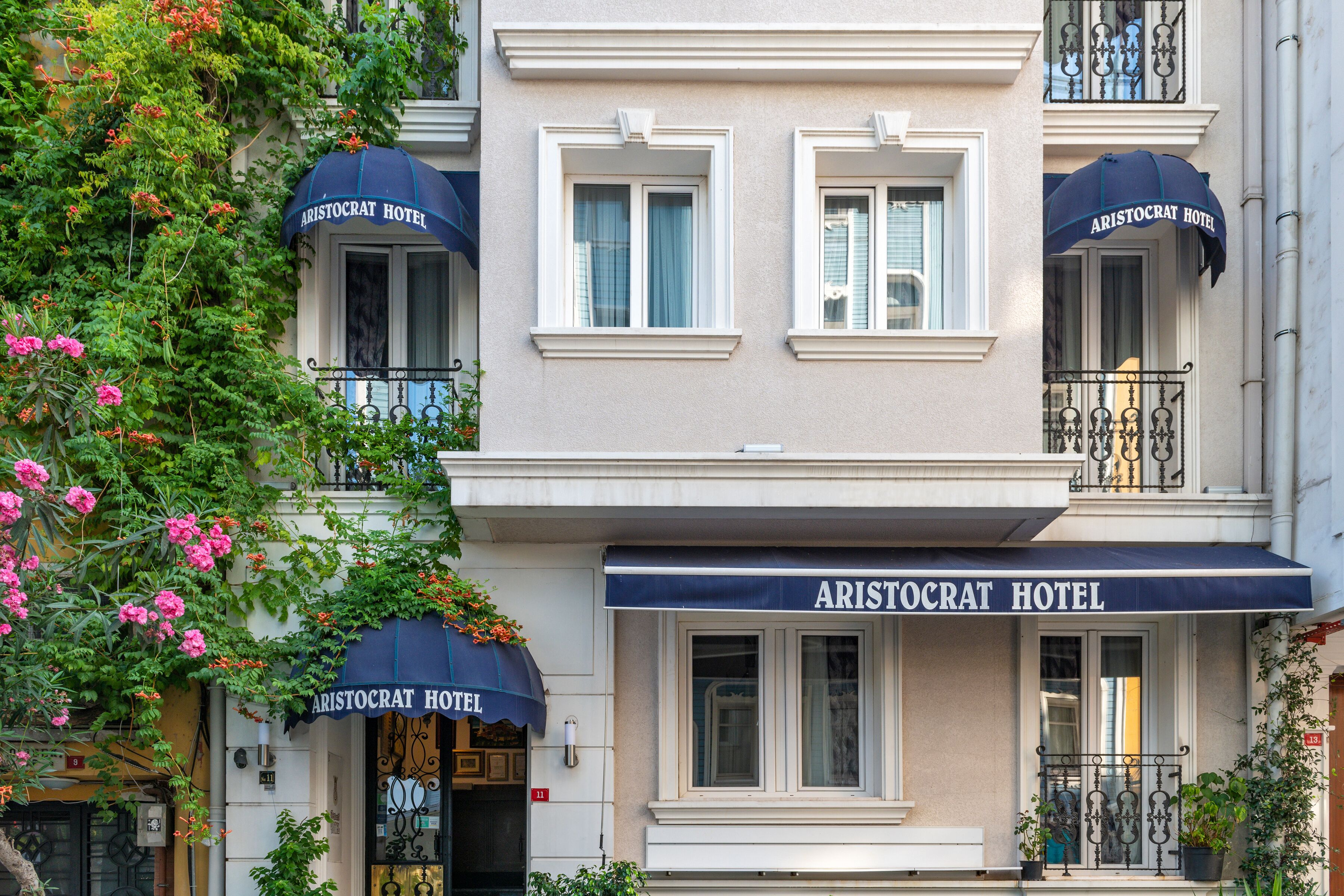 Photo - Aristocrat Hotel
