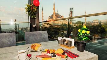Desayuno buffet todos los días (con cargo)