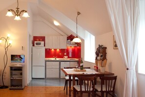 Studio Apartment for 3 people | Servicio a la habitación
