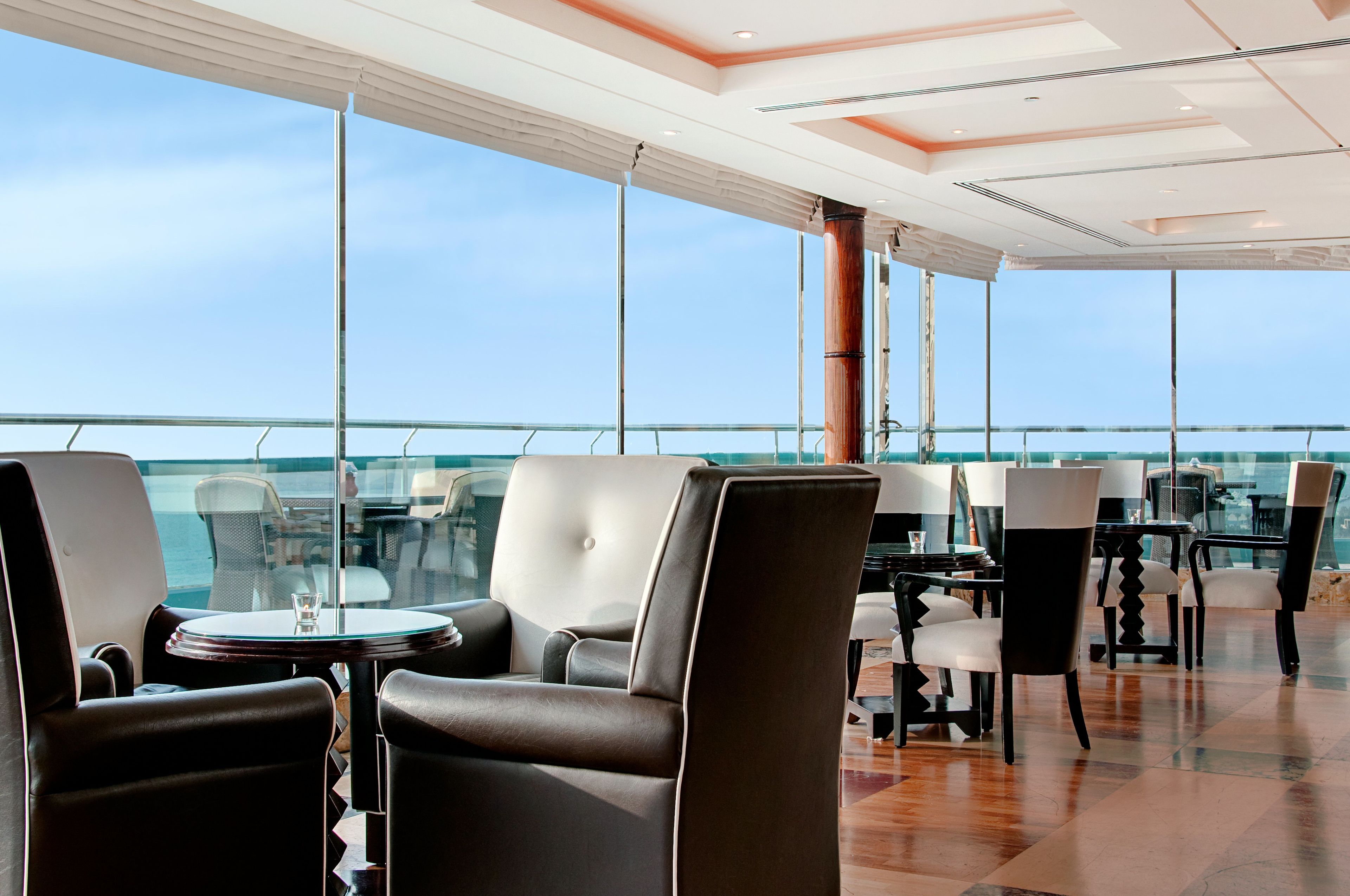 3 restaurants, breakfast, lunch, dinner served; international cuisine