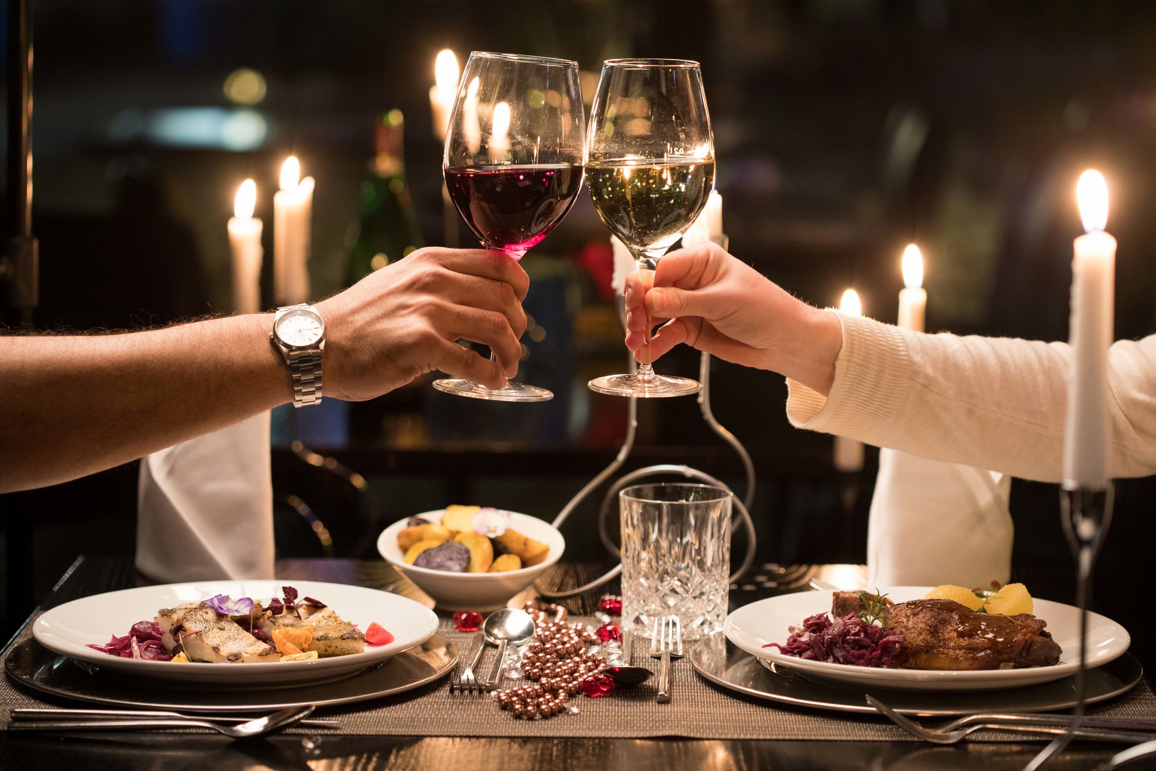 Aamiainen, lounas ja illallinen; ulkoilmaravintola 