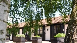 Exterior - The Eltisley (St Neots)