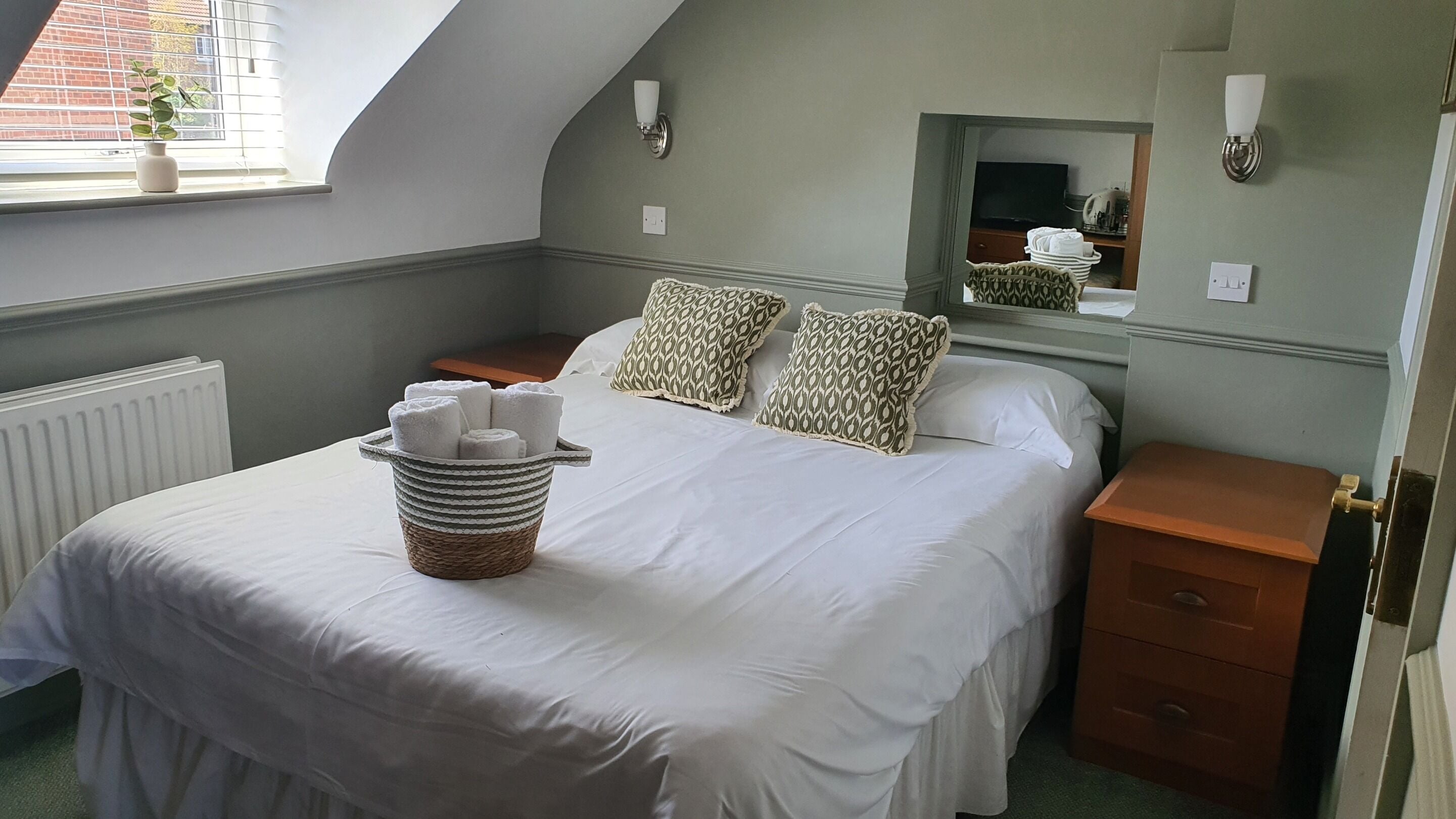 Quarto casal, suíte | 1 quarto, Wi-Fi de cortesia