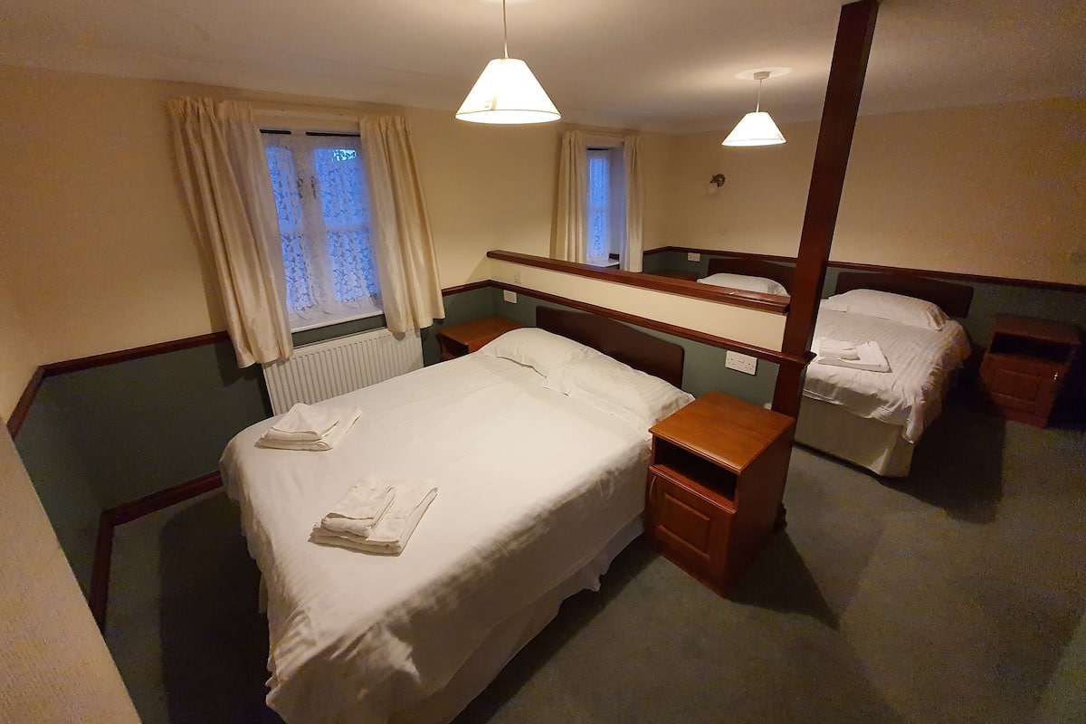 Suite, bagno in camera ((4 Persons)) | 1 camera, Wi-Fi gratuito