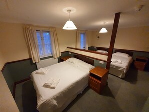 套房, 独立浴室 ((4 Persons)) | 1 多间卧室、免费 WiFi