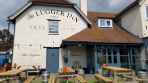Exterior - The Lugger Inn (Weymouth)