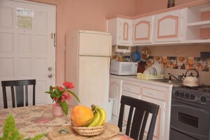 华丽客房, 1 张大床 | 私人厨房 | 大冰箱、微波炉、意式浓缩咖啡机