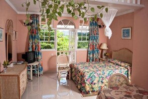 Habitación Deluxe, 1 cama de matrimonio | 1 dormitorio y ropa de cama de alta calidad