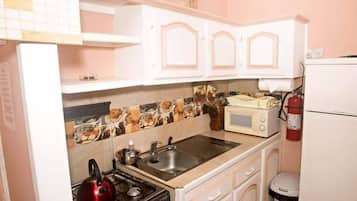 1 bedroom, premium bedding, iron/ironing board, free WiFi