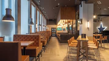 Breakfast, lunch, dinner served; Fusion cuisine