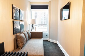 Colchones con acolchado adicional, caja fuerte, escritorio