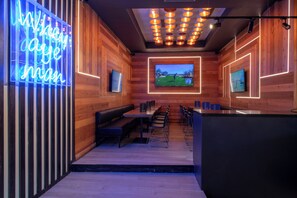 Breakfast, lunch, dinner served; Fusion cuisine  - Sandman Signature Newcastle Hotel (Newcastle-upon-Tyne)