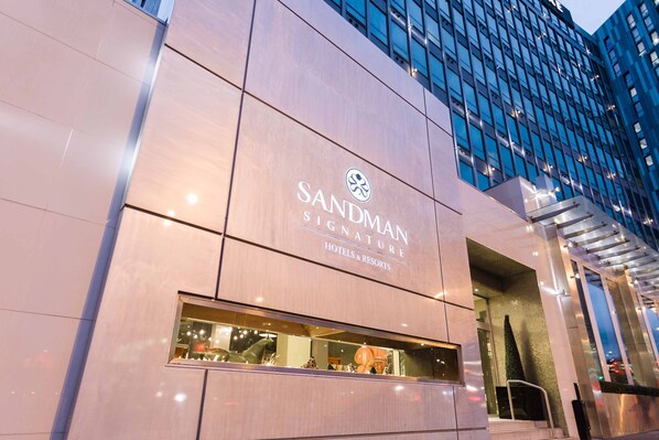 Exterior - Sandman Signature Newcastle Hotel (Newcastle-upon-Tyne)