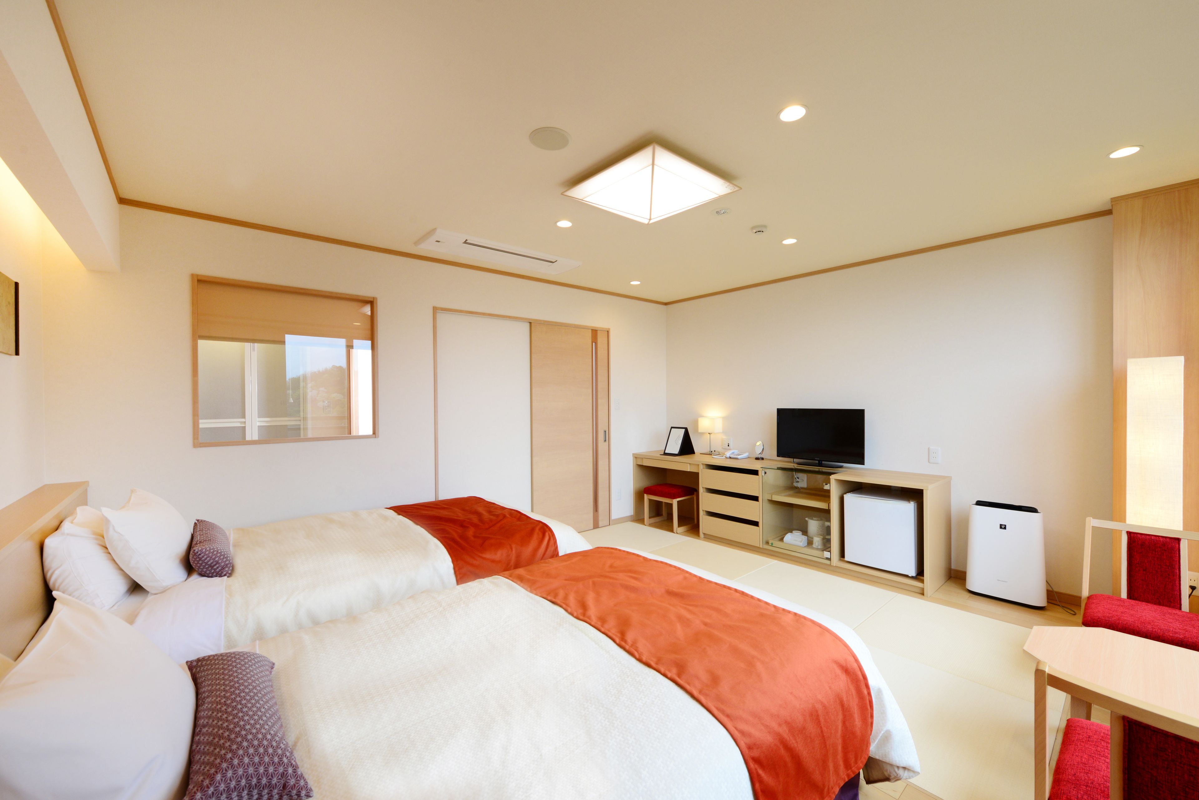 in-room safe, blackout curtains, free wifi, bed sheets