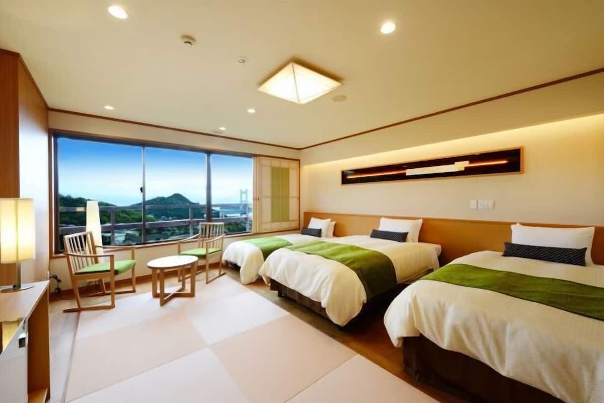 In-room safe, blackout curtains, free WiFi, bed sheets