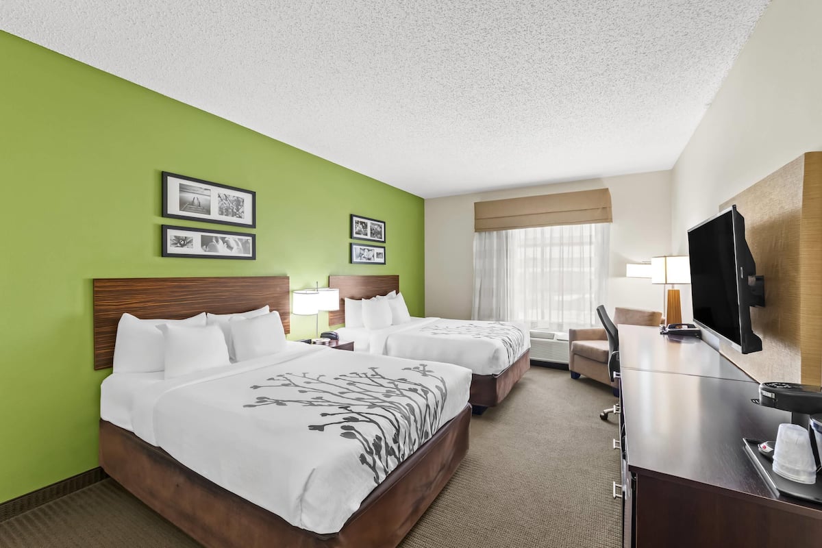 Standard Room, 2 Queen Beds, Non Smoking