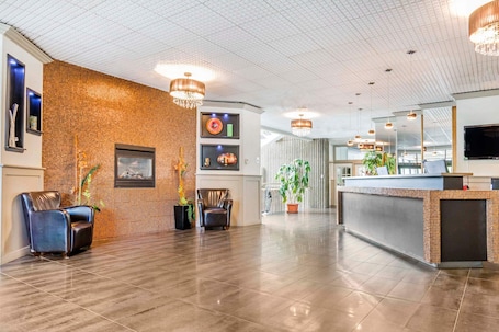 Vestíbulo. Travelodge by Wyndham Trois-Rivieres