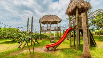 Children’s play area – outdoor
