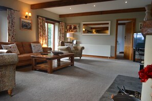 Premium Suite, Balcony, Garden View | Blackout drapes, iron/ironing board, free WiFi, bed sheets - Treliver Farm (Bodmin)