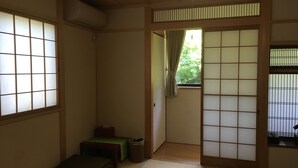 Tradisjonelt rom, japansk futon, ikke-røyk (Heian, max 3 guests incl. children)