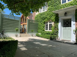 Exterior - The Malt House (Aylesbury)