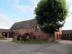 Exterior - Bluebell Farm (Worcester)