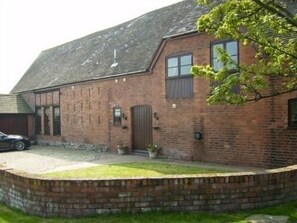 Exterior - Bluebell Farm (Worcester)