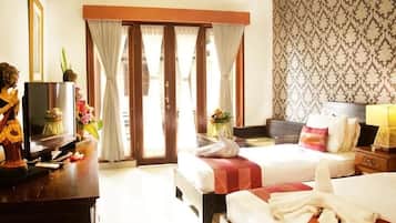 Superior Double or Twin Room | In-room safe, desk, laptop workspace, soundproofing