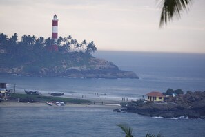 On the beach - Kovalam Beach Hotel (Neyyattinkara)