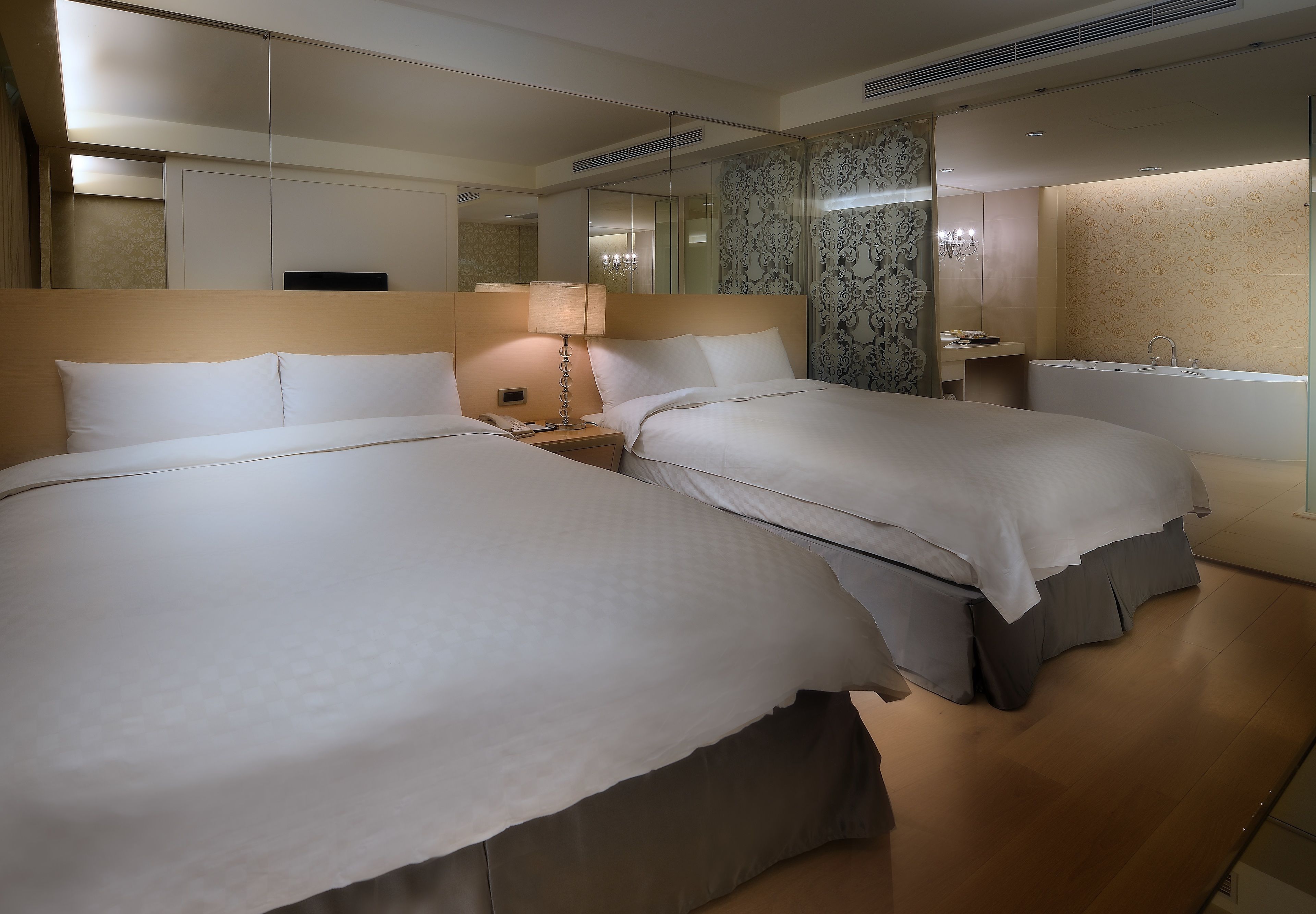 premium bedding, down duvets, free minibar, in-room safe