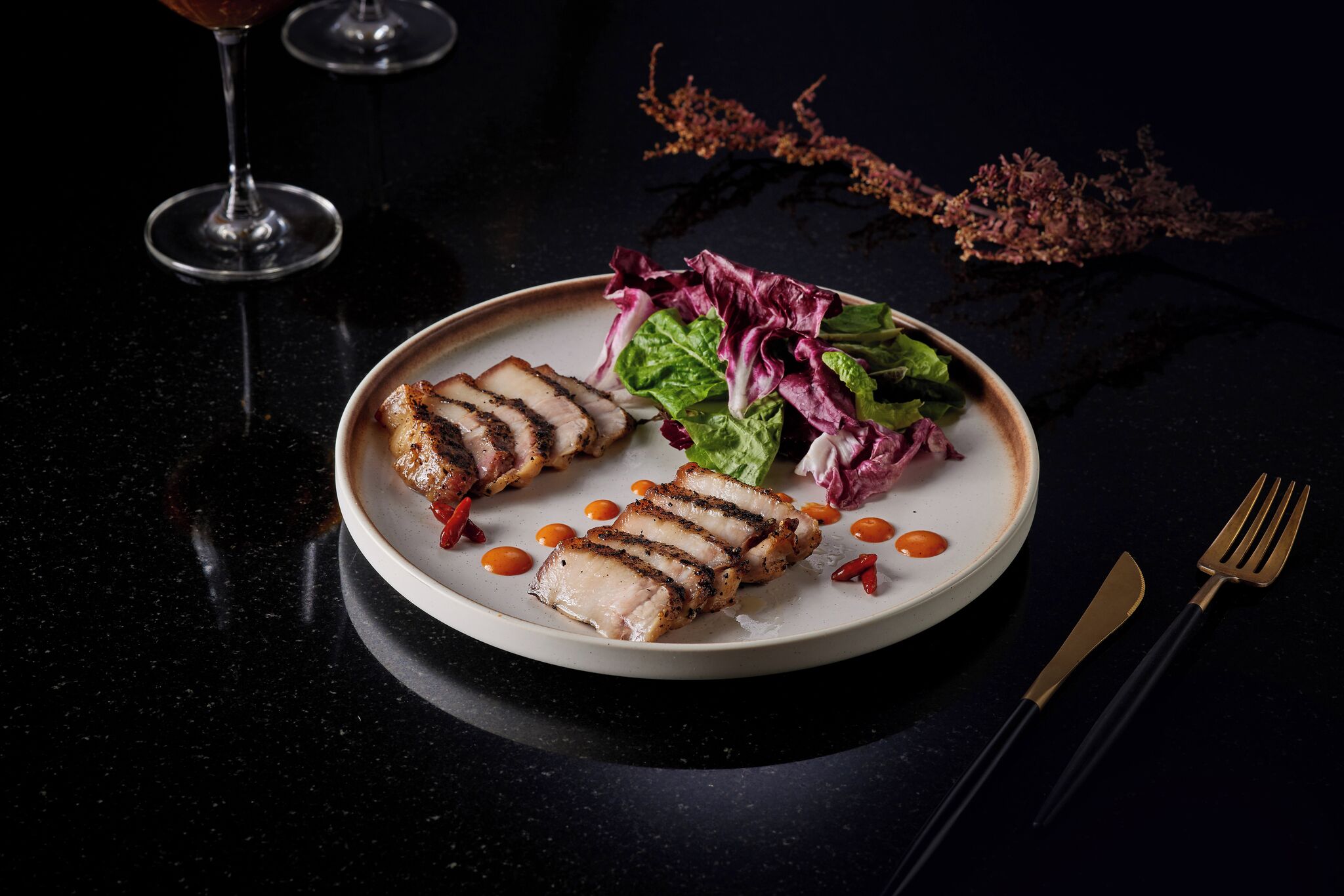 breakfast, lunch, dinner served; sea views