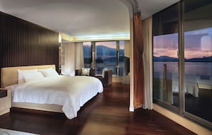 Standard Room, 1 Double Bed (Lake) | Premium bedding, down comforters, soundproofing, free WiFi - The Crystal Sun Moon Lake (Yuchi)