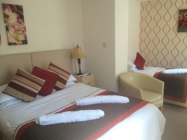 Dreibettzimmer, mit Bad