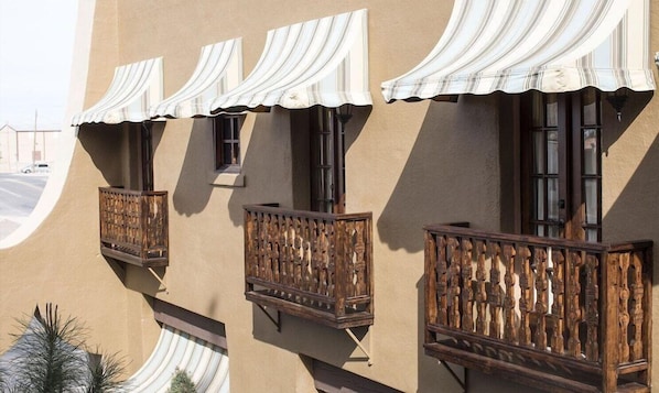 Exterior detail - Hotel EL Capitan (Van Horn)