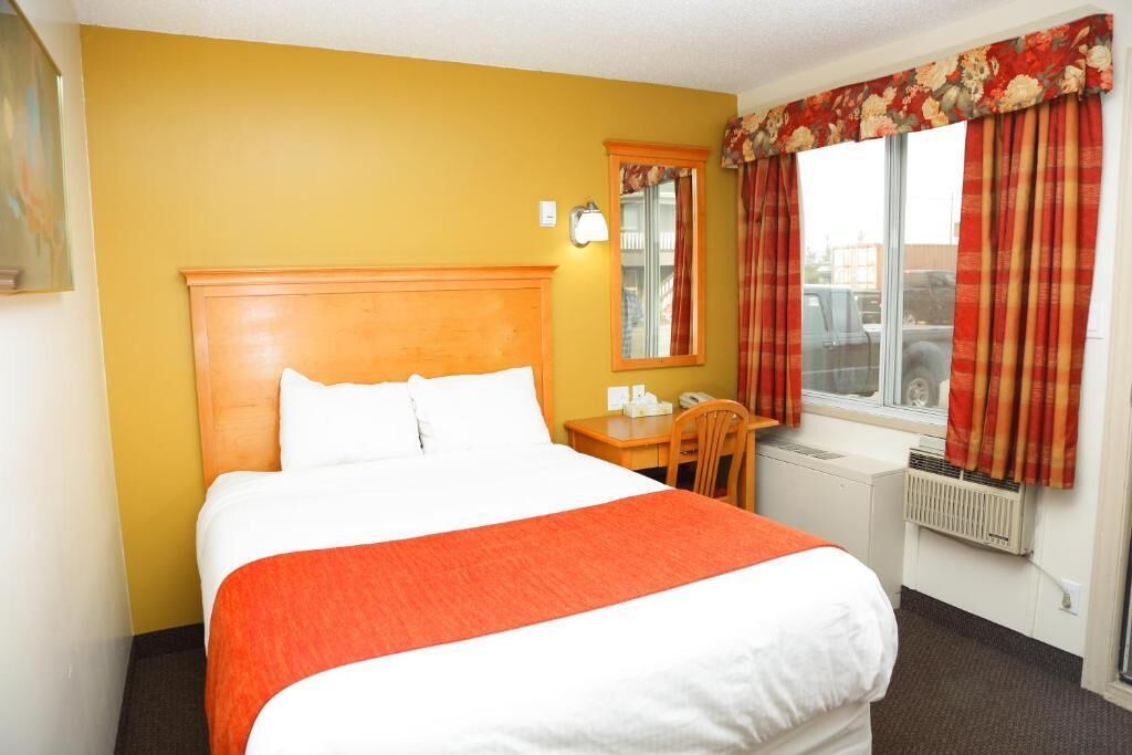 Photo - Chateau Motel