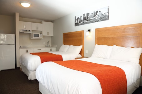 Standard Double Room, Kitchenette | Desk, soundproofing, free WiFi, bed sheets