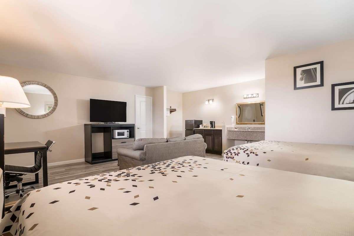 Desk, laptop workspace, free WiFi, bed sheets