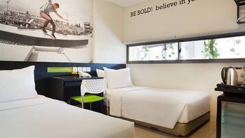 Hochwertige Bettwaren, Select-Comfort-Betten, Bügeleisen/Bügelbrett
