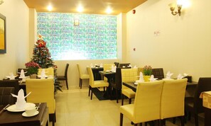 Breakfast, lunch and dinner served - Little Saigon Corner Boutique Hotel (Ho Chi Minh City)