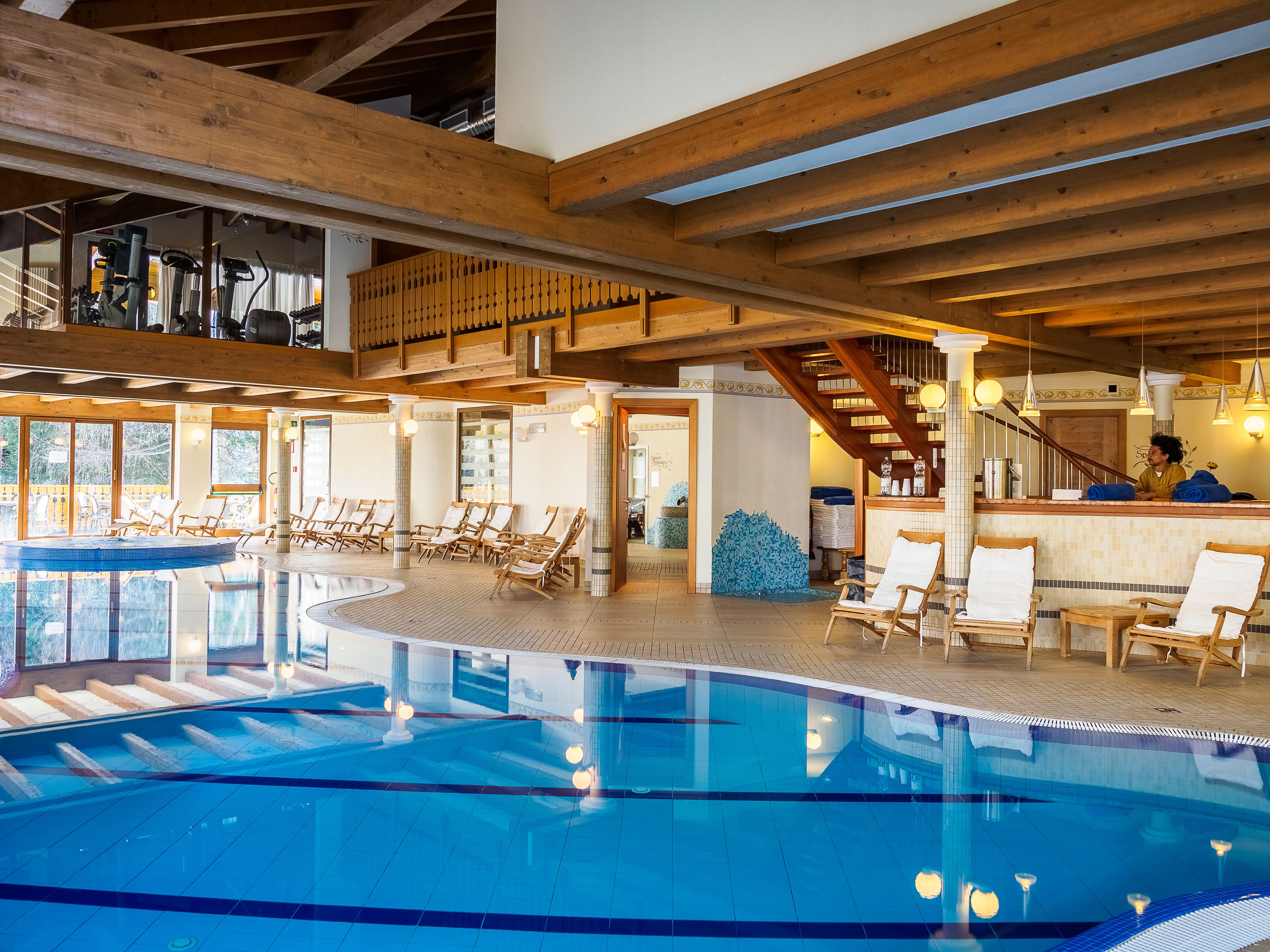 Sauna, boblebad, dampbad, ansigtsbehandlinger, massage-/behandlingsrum