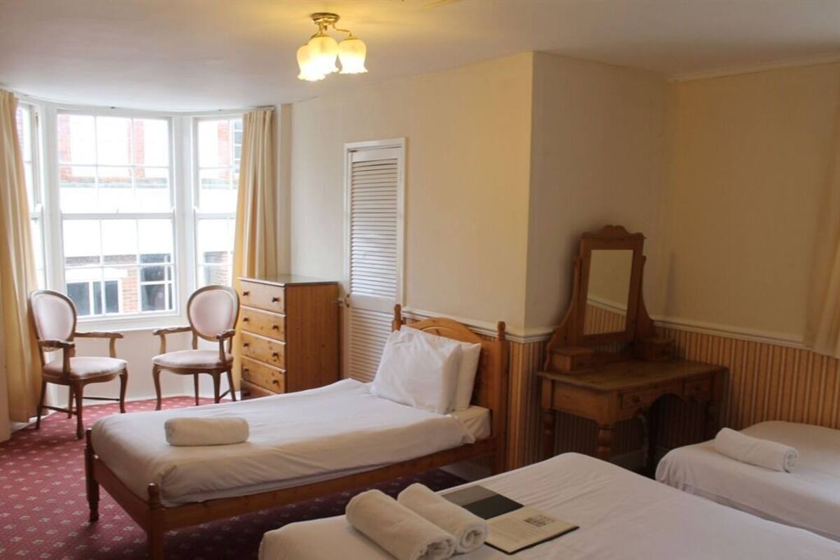 Superior Quadruple Room, Ensuite (Large-Room 3 (Sleeps 4))