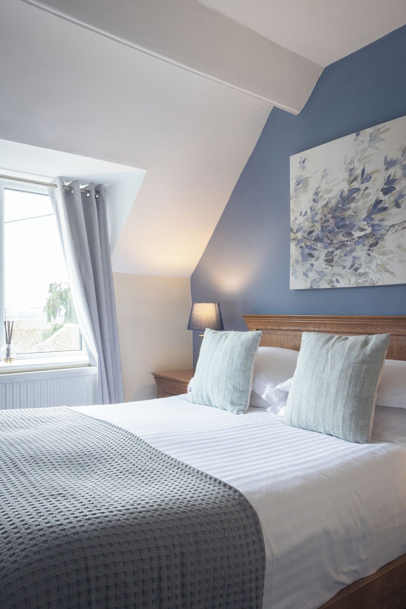 Double Room (Bourton) | Blackout drapes, iron/ironing board, free WiFi, bed sheets