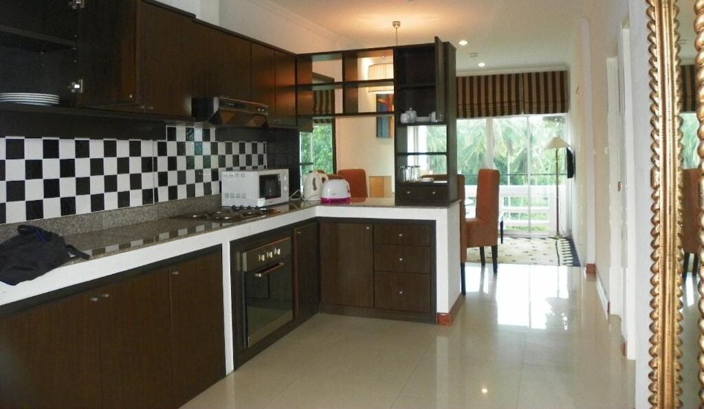 Classic Apartment, 2 Bedrooms, City View | In-room safe, free WiFi