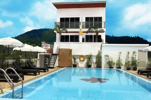 Outdoor pool, open 10:00 AM to 10:00 PM, pool umbrellas, pool loungers - The Orchid Kathu Height Serviced Apartment (Kathu)