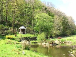 Mökki, kylpyhuone makuuhuoneen yhteydessä, puutarha-alue (The Stable - 1 Bedroom) | Sekalaista