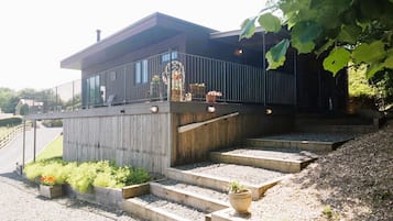 Luxury Cabin, Ensuite (Lew Valley Lodge) | Terrace/patio