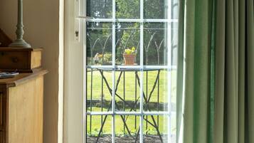 Superior Double Room, Ensuite | Balcony view